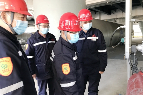 王大真到新疆宜化、新疆宜化礦業(yè)走訪慰問(wèn)干部職工(圖4)