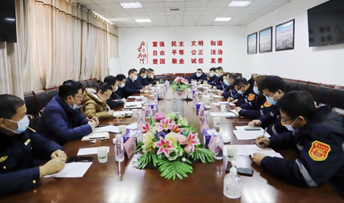 宜都市委副書記、市長李澤剛一行到楚星公司開展“千名干部進(jìn)千企”服務(wù)活動(圖1)